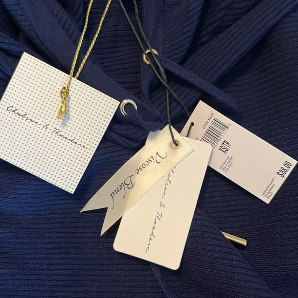 NWT Chelsea & Theodore Navy Knit Hooded Sweater Size XS - Picture 6 of 10